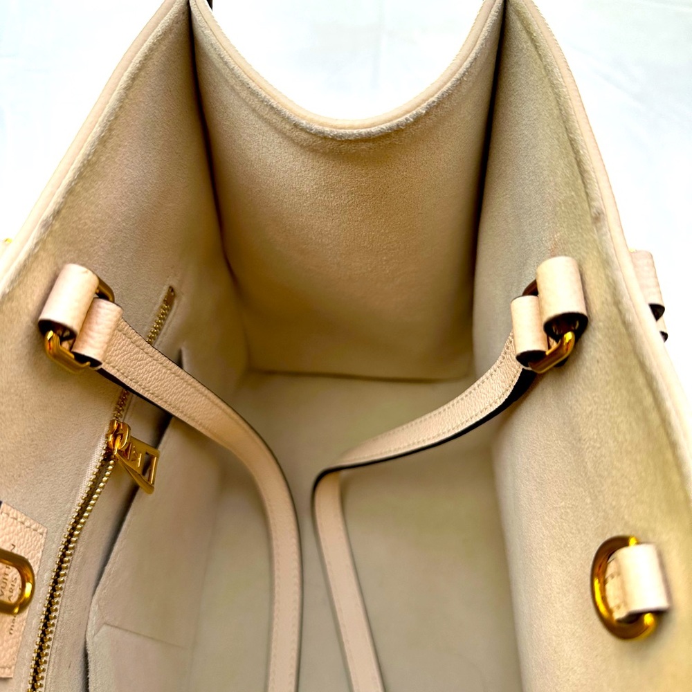 LOUIS VUITTON “ON THE GO” MM LIMITED EDITION. 🔥🔥🔥 - Picture 10 of 15